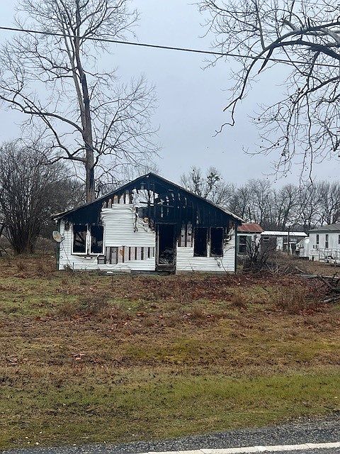 1st image of 416 Farm Road 197