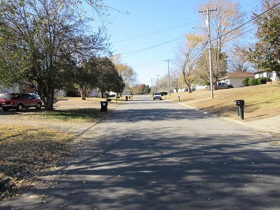 4th image of 208 Al Oerter Dr