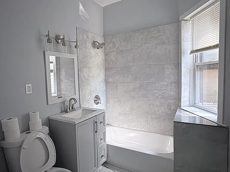 8211 S Escanaba Ave #1 — Photo 14