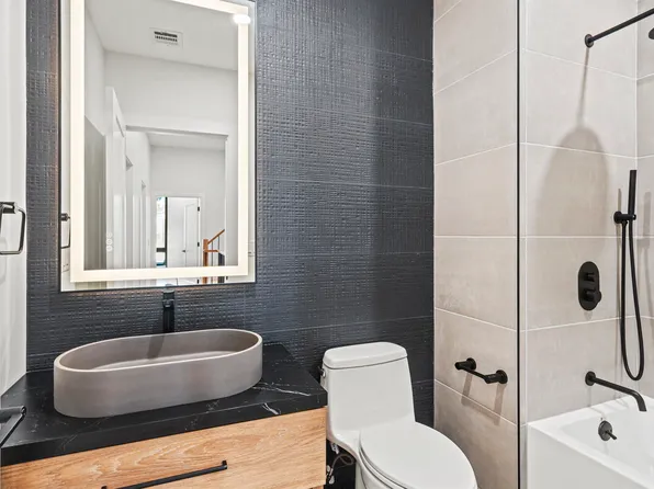 32 Hancock Avenue image 21 of 38