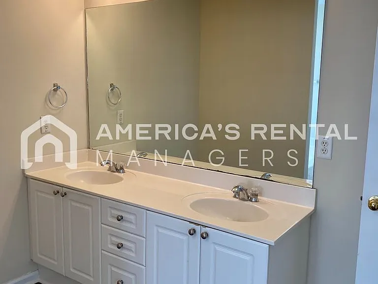 253 Bentmoor Ln — Photo 12