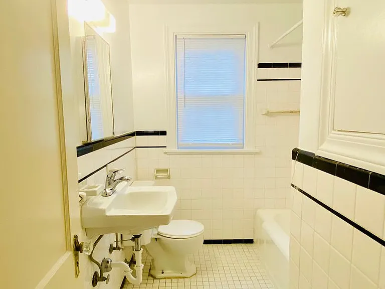 4208 Fitzhugh Avenue — Photo 29
