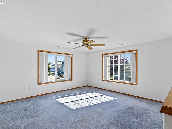 5th image of 4926 NE 55th St