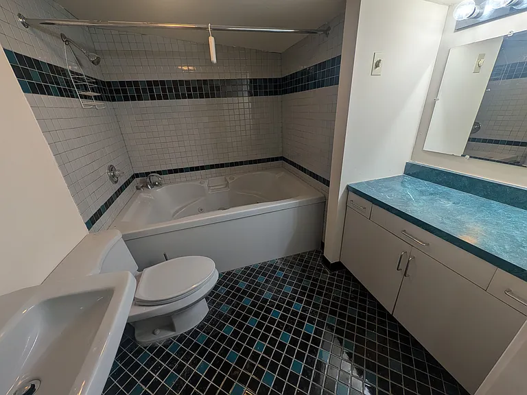 513 Milton St #2 — Photo 17