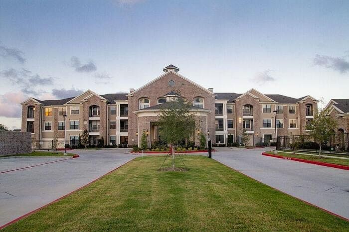 1st image of 18021 Eagle Springs Pkwy #C2