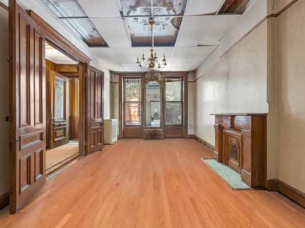 74 Macon St, Brooklyn, NY 11216