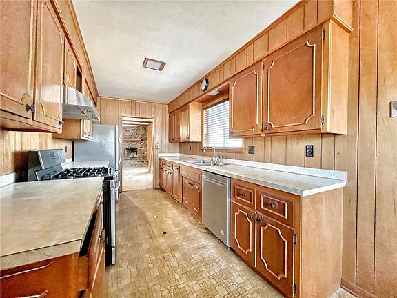 5th image of 740 E Winbaugh Ln
