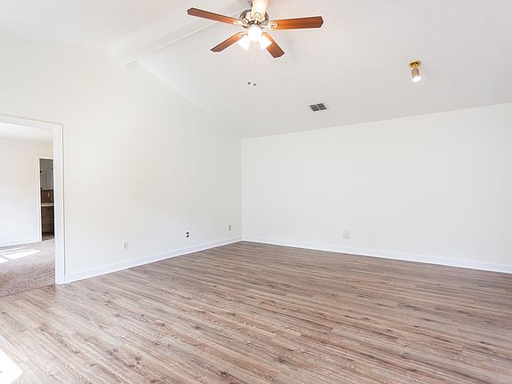 4th image of 3889 Windridge Ct