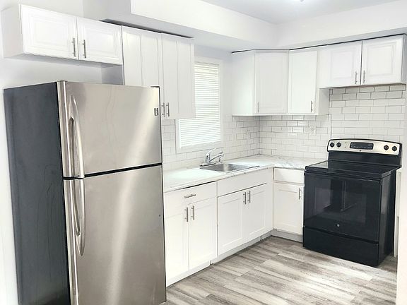 5th image of 347 Grant Ave #1