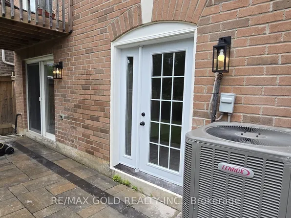 1226 Duignan Cres, Milton, ON L9E 1C2