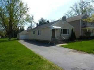 331 Elmwood Ave, Crystal Lake, IL 60014