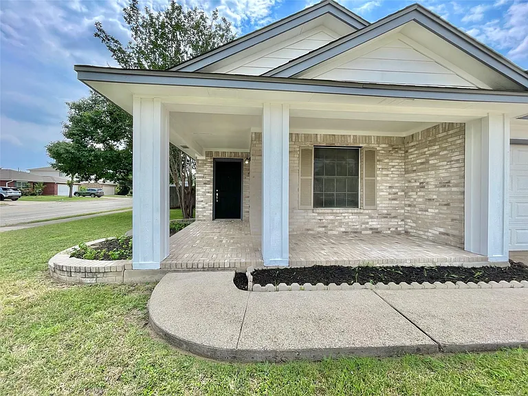 1909 Horizon Park Blvd — Photo 2
