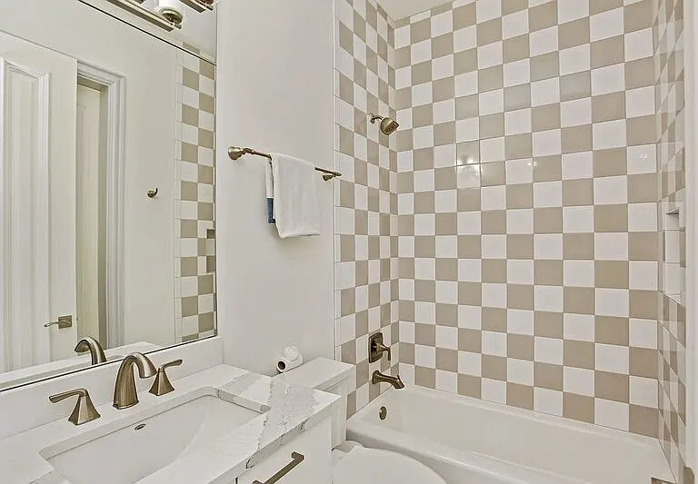 10372 Kensington Shore Dr — Photo 22