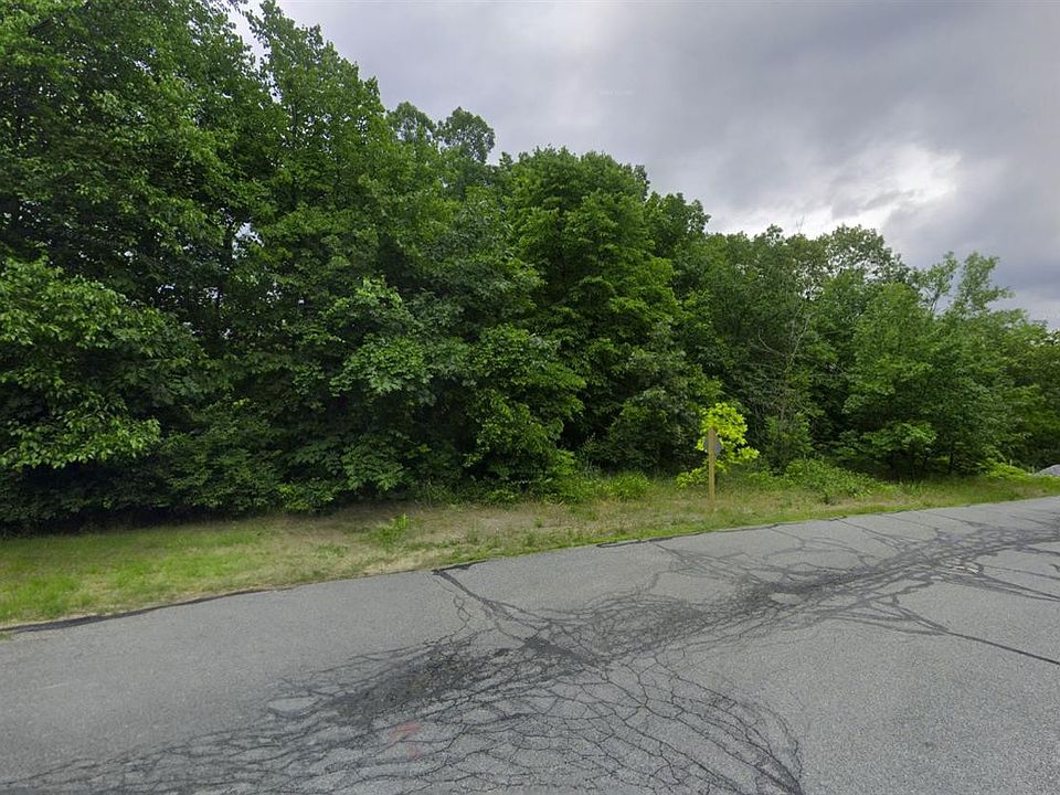 2nd image of 17 Chrismar Rd