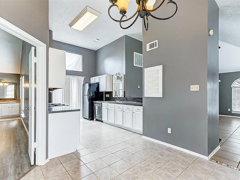 8410 Fawn Wind Ct — Photo 12