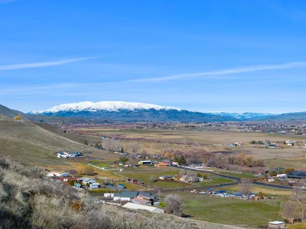 473 Sagewood Dr, Selah, WA 98942
