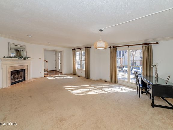5th image of 925 Glennshire Dr