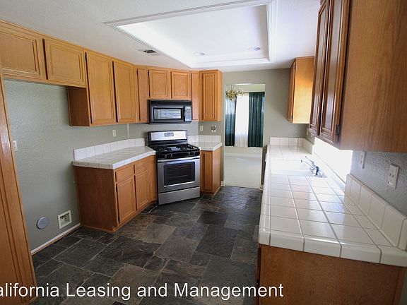 3rd image of 28634 Greenwood Pl