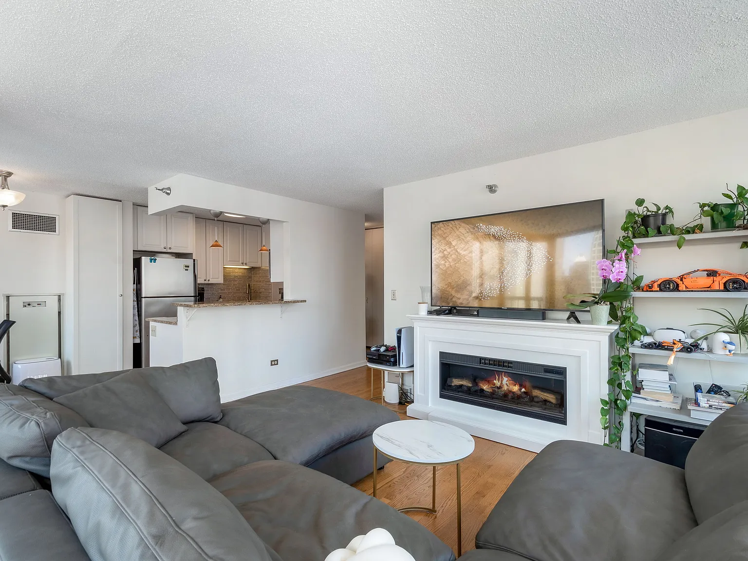 2 bed, $3,750 — Photo 2