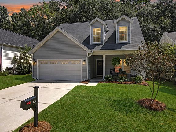 2nd image of 3019 Ellington Dr
