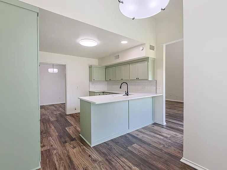 8308 Albany Ave — Photo 16