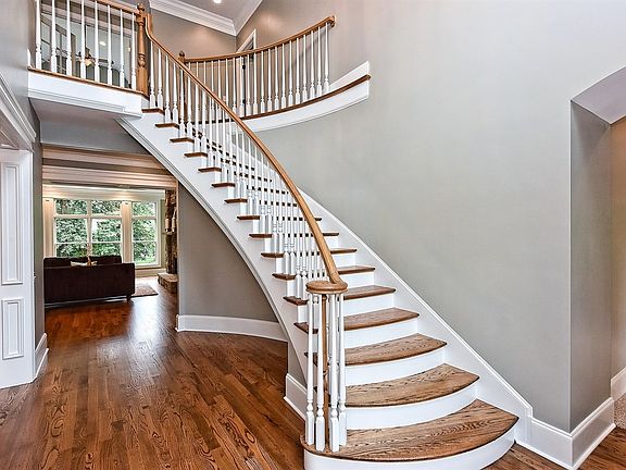 4th image of 112 Tea Olive Ln