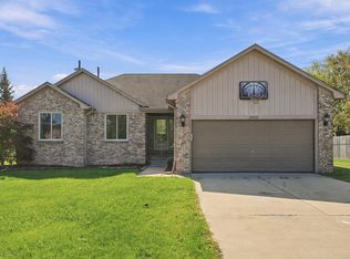 28460 Wales Dr, Chesterfield, MI 48047