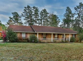 6091 Lake Ln, Crestview, FL 32536