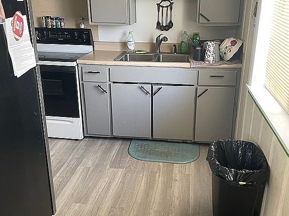 2nd image of 1005 Holden Ave