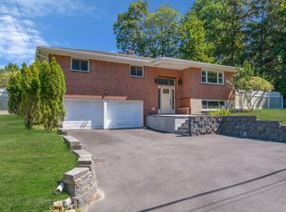 9 Undine Rd, Rocky Point, NY 11778