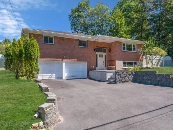 9 Undine Road, Rocky Point, NY 11778