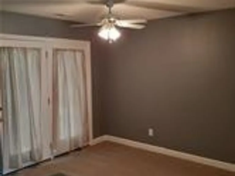 101B Laura Ln — Photo 13