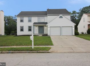 7 Edgewater Ct, Sicklerville, NJ 08081