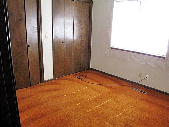 5th image of 402 E Jefferson St