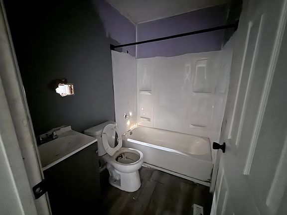 5th image of 628 W Home Ave