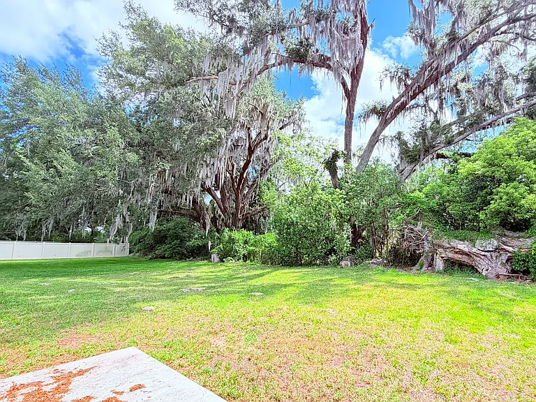 9803 Pepper Tree Pl — Photo 32
