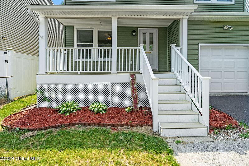 4th image of 424 Chadwick Road