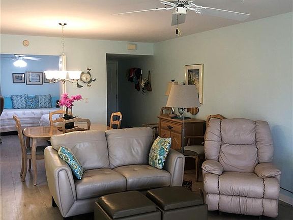 4th image of 5825 Trailwinds Dr APT 412
