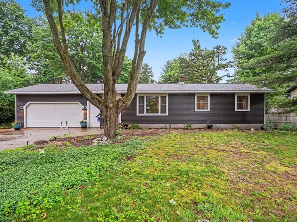 5069 152nd Ave, West Olive, MI 49460