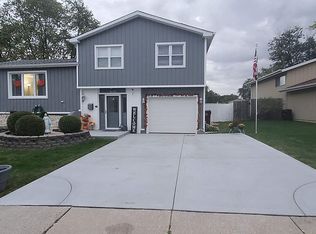 5137 Coulter Rd, Oak Forest, IL 60452