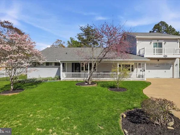 5202 Garner St, Springfield, VA 22151