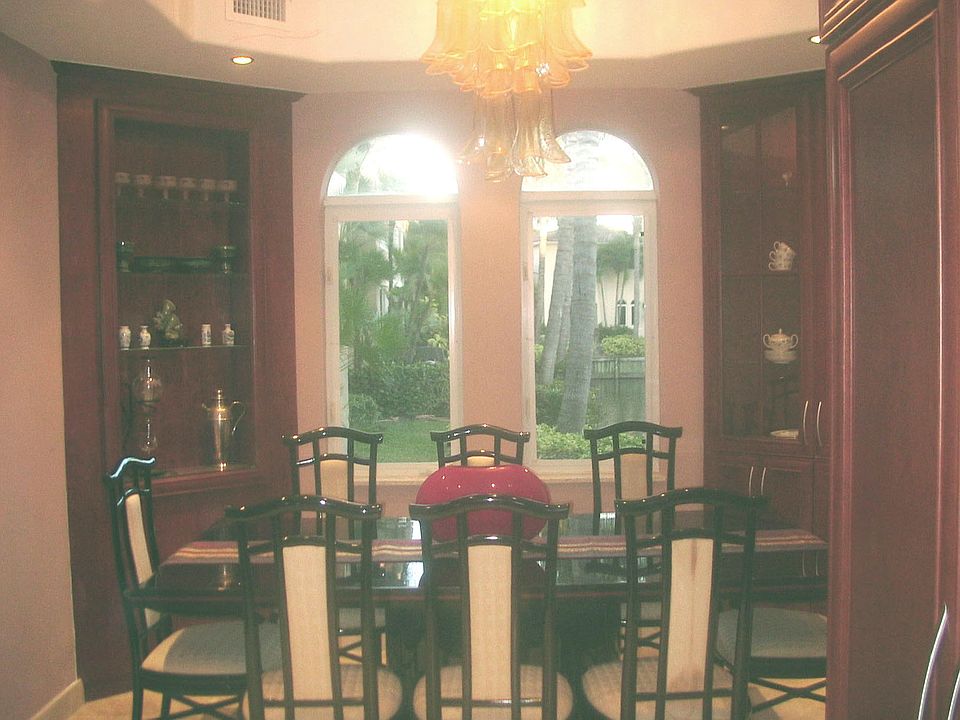 2nd image of 20993 NE 30th Ct
