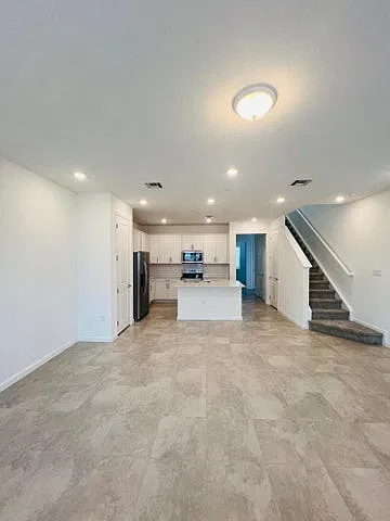 3 bed, 1750 sqft, $3,300 — Photo 4