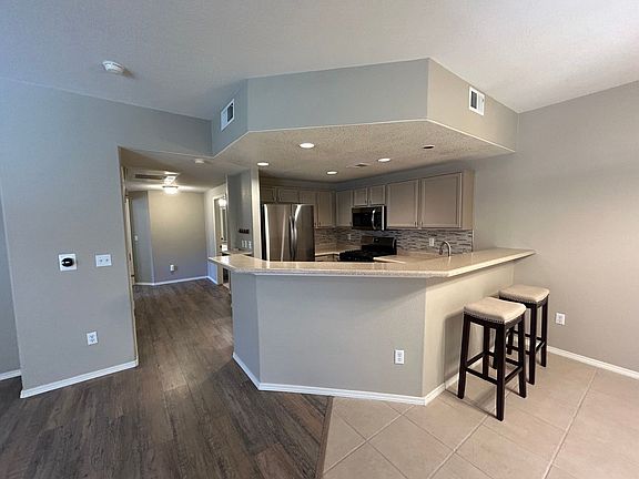 3rd image of 6800 Vista Del Norte Dr NE #813