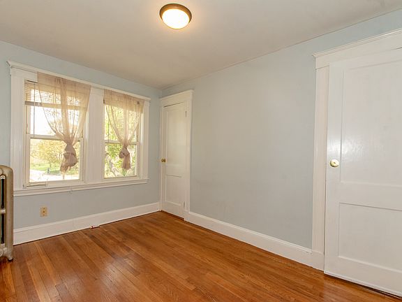 2nd image of 113 Harriet Ave #2