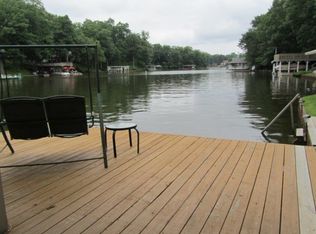 9283 E South Circle Dr, Effingham, IL 62401