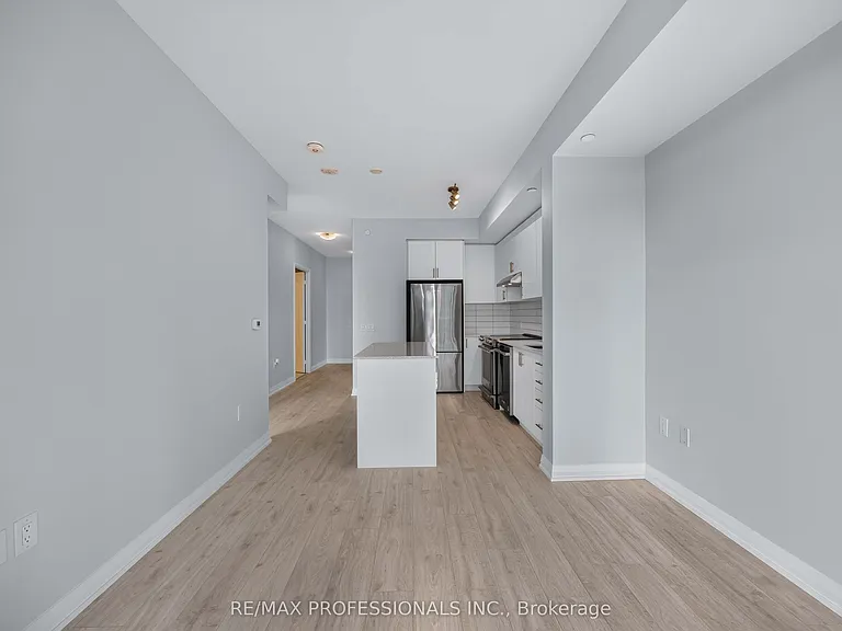 9000 Jane St #522 — Photo 10