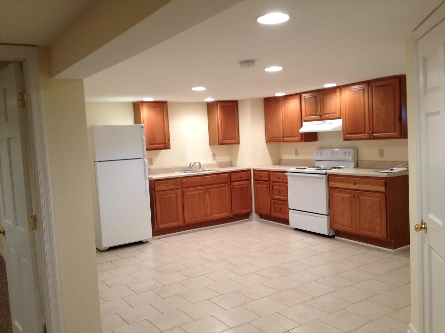 1 bed, 550 sqft, $1,200 — Photo 2