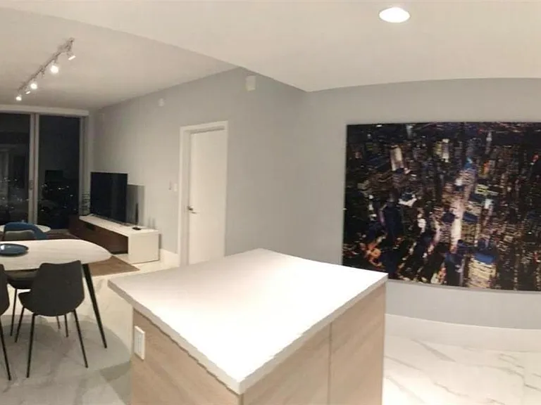 16385 Biscayne Blvd #1818 — Photo 10