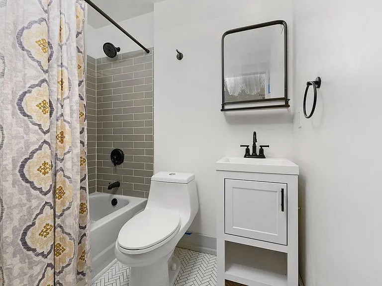 2127 W Clifton Ave #2 — Photo 5